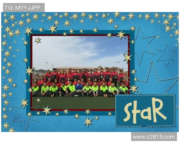 退役足球球星温情重聚再现绿茵岁月留下珍贵合影瞬间